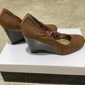 Madden girl wedge